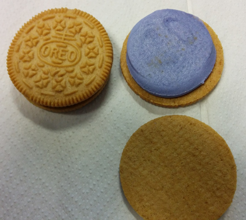 Illustration for article titled SnackTAYku: Blueberry Pie Oreos Are As American As Eating Fatty & Sugary Snacks. And They're Delicious.